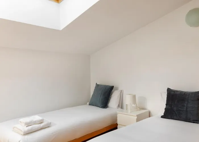 Flateli Cort Reial 7 Girona